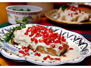 ¡Ya está aquí! Arranca Tercer Festival de Chiles en Nogada en el Centro Histórico