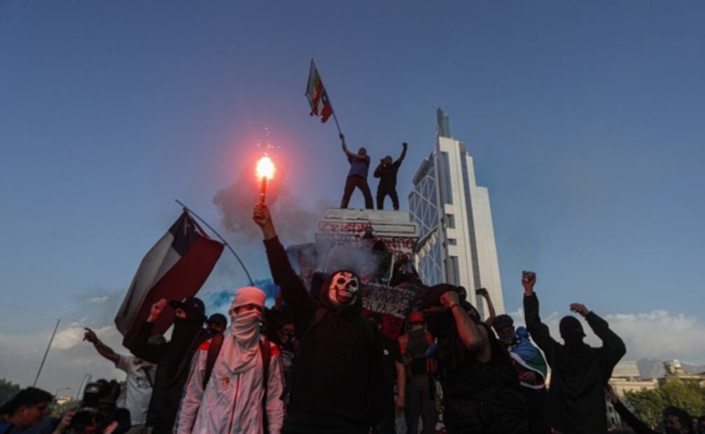 Con casi 200 detenidos y más de 40 heridos, Chile conmemora 3 años del inicio de protestas sociales
