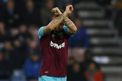 West Ham se aleja del descenso