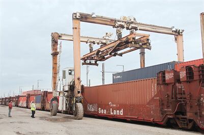 Ordenan revisar que mercancía de EU y Canadá cumpla regulación