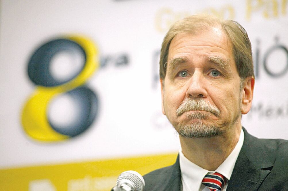 El dirigente nacional del PRD acepta que el partido vive momentos complicados en Oaxaca, Zacatecas y Puebla porque la elección interna para definir a candidatos a gobernador ha llegado a tribunales (ARCHIVO ELUNIVERSAL)