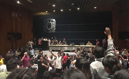 Ex líderes universitarios del movimiento de 1999-2000 participan en asamblea en CU