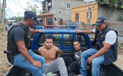 Two Alleged Mara Salvatrucha Members Arrested, Arsenal Seized in Guatemala (Translated from Spanish: Caen dos presuntos 