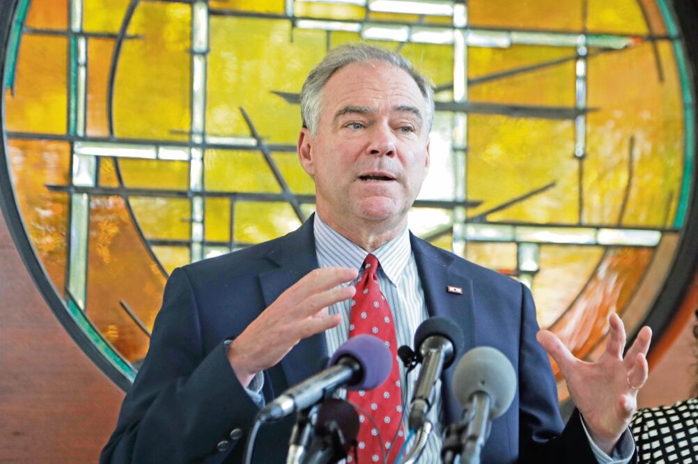 Tim Kaine, de 58 años, es ex gobernador de Virginia (MANUEL BALCE CENETA. AP)