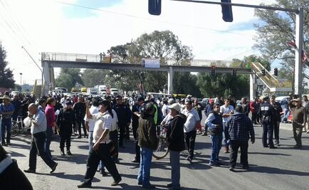 Bloquean la autopista Texcoco-Los Reyes
