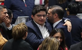 Entre abrazos y gritos de “presidente, presidente”, Paulo García deja el Congreso; dirigirá Morena en CDMX