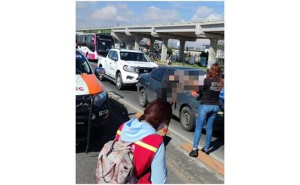 Peatón muere atropellado por auto que invadió carril del Mexibús en Ecatepec