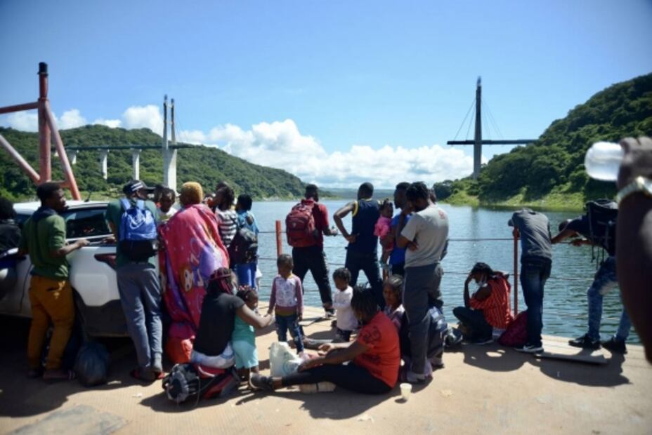 Migrantes cambian ruta para evitar la policía