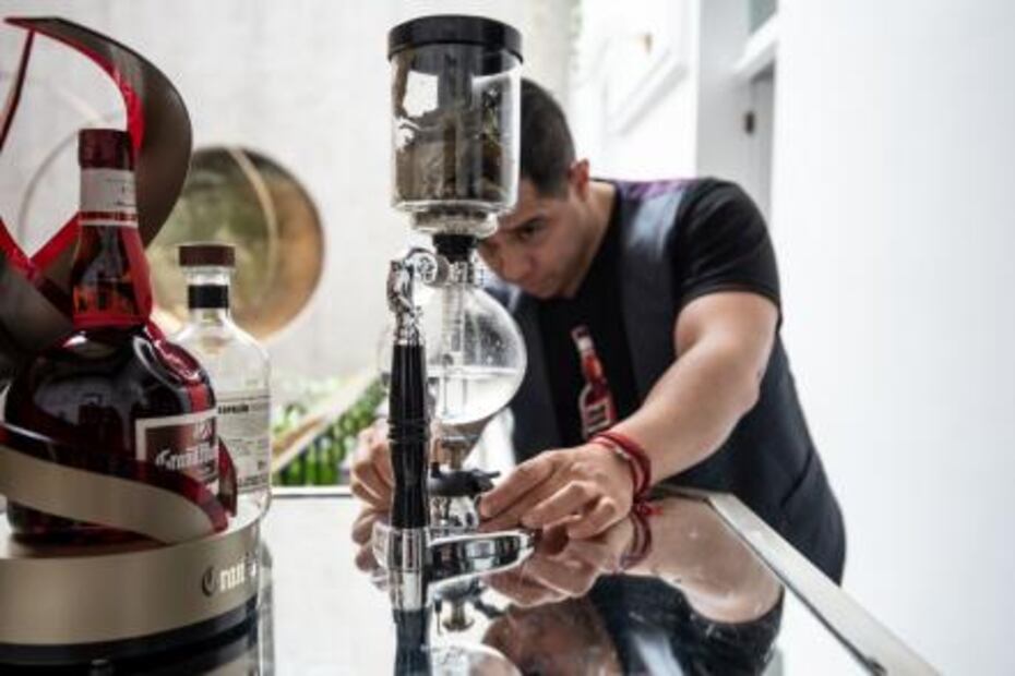 Bartender triunfa con una historia de amor