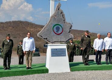 Colocan primera piedra de cuartel militar y unidad habitacional en Colima