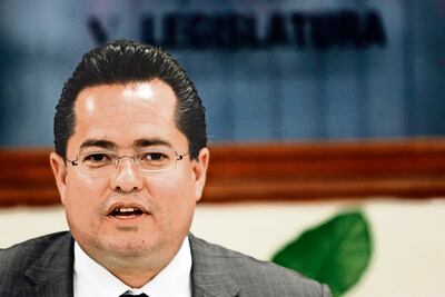 Impostergable, mesas de trabajo sobre tiraderos: Luna