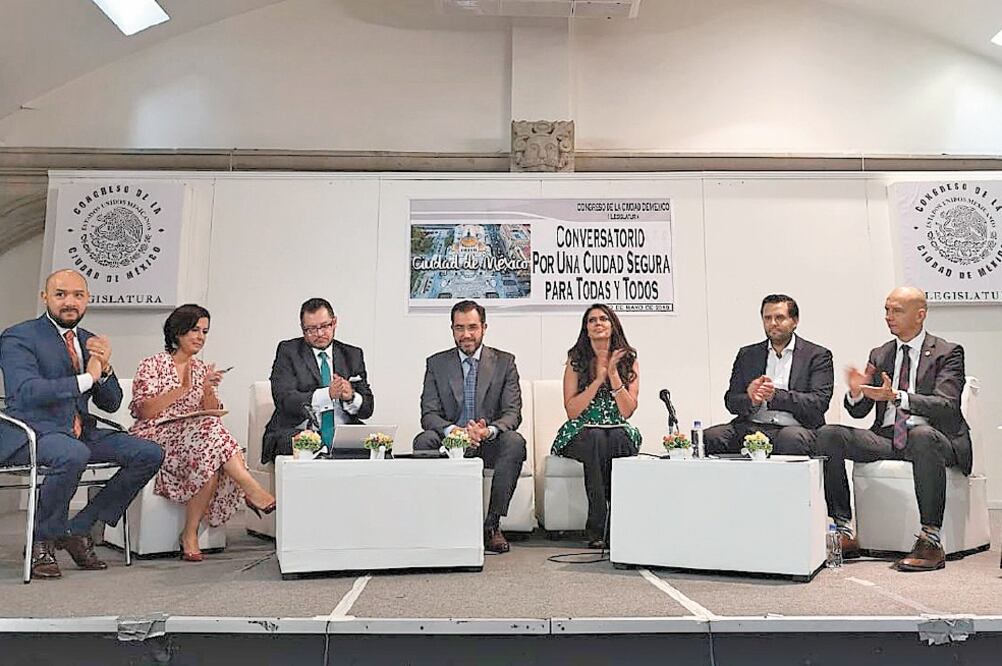 En la sede del Poder Legislativo de la capital se realizó ayer el Conversatorio para una Ciudad Segura, donde se analizó las reformas a la ley. Foto: ESPECIAL