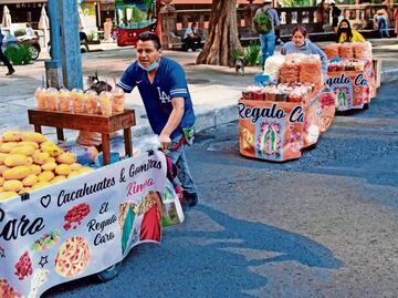 Pandemia elevó el número de empresas y personal ocupado en la informalidad, reporta Inegi; unidades formales disminuyen 37.4%