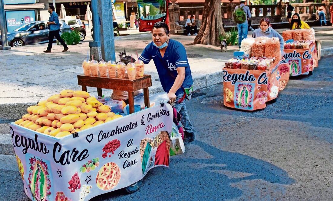 La informalidad está ligada con la pobreza laboral. Foto: Archivo | El Universal