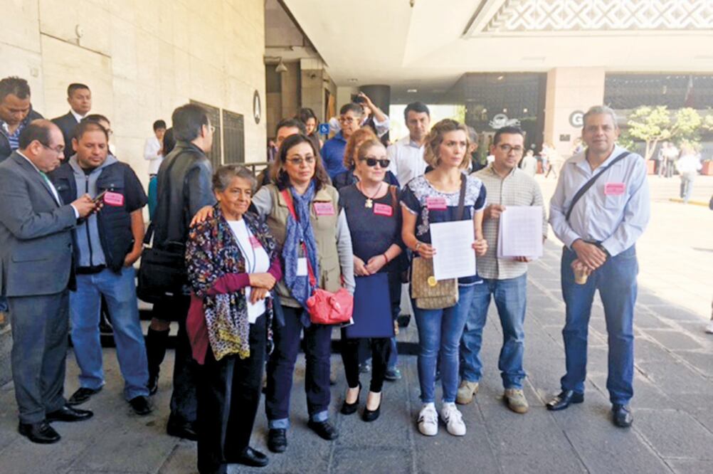 Los damnificados de 20 zonas de la Ciudad de México fueron atendidos por legisladores en la Cámara de Diputados (HORACIO JIMÉNEZ. EL UNIVERSAL)