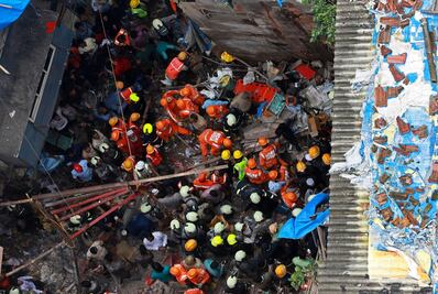 Entre 40 y 50 personas atrapadas en el derrumbe de un edificio en Bombay