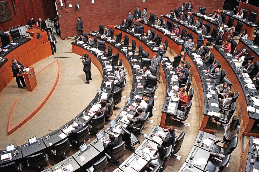 La Cámara de Senadores publicó en su portal el informe correspondiente al tercero y cuarto trimestres de 2015, que incluye contratos, pedidos y servicios para legisladores y funcionarios públicos (ARCHIVO EL UNIVERSAL)