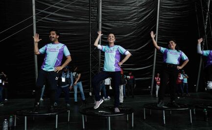 VIDEO: Así participó Sheinbaum en mega clase de trampolín fitness en el Zócalo