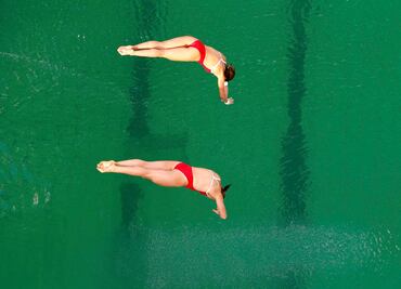 Descarta Paola Espinosa que color de la alberca afectara prueba