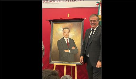 Con Mariachi, despiden a Ebrard en la Cancillería previo a su renuncia