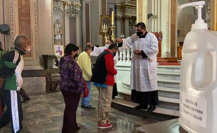 Miércoles de Ceniza, sin sana distancia ni uso de gel antibacterial en iglesias de Michoacán