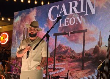 Carín León hará historia al presentarse la Sphere en medio del debate del regional mexicano