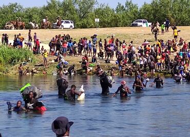 Pese a cierre en la frontera, migrantes buscan otros accesos a Estados Unidos