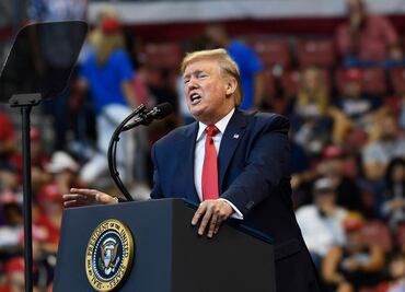 Donald Trump asegura que erradicará el sida en EU en diez años