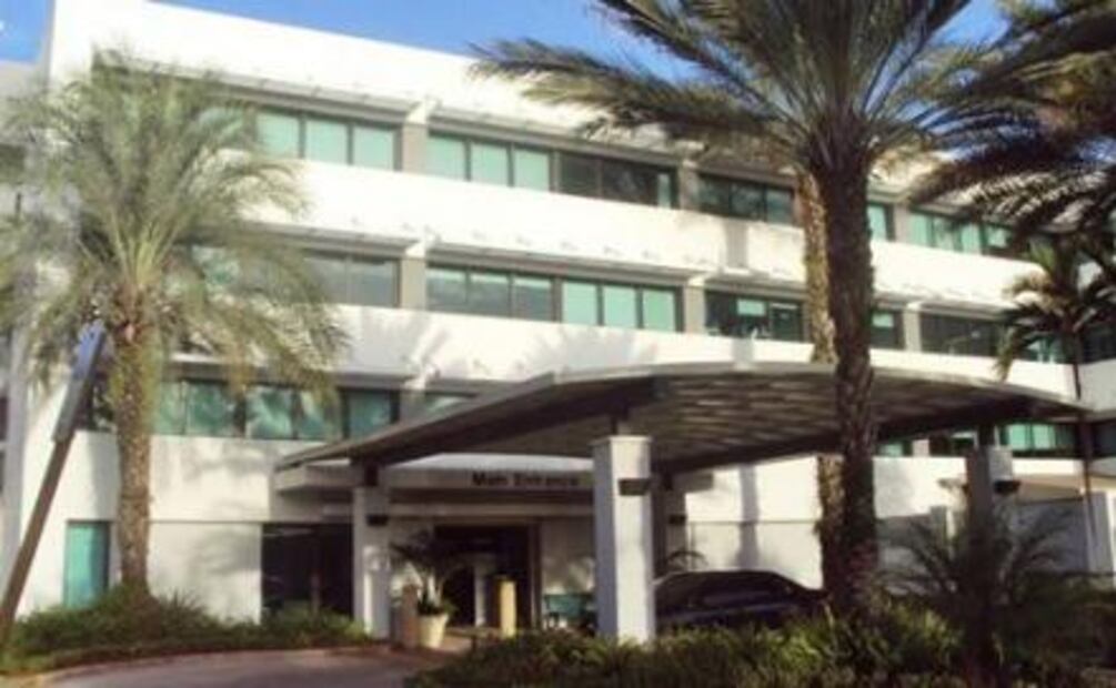 "El señor José José está bien y estable", aseguran