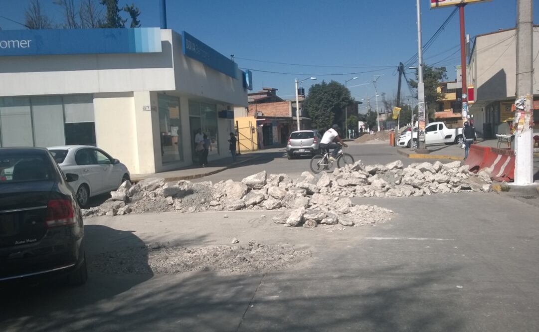 Habitantes de Tultitlán critican reconstrucción de calles por defectos en realización. Foto: Especial