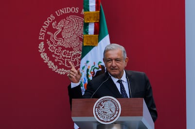 AMLO contradice a Ana Guevara; laboratorio de la Conade podría reabrir