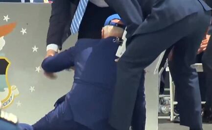 Biden se cae durante ceremonia de graduación de la Fuerza Aérea