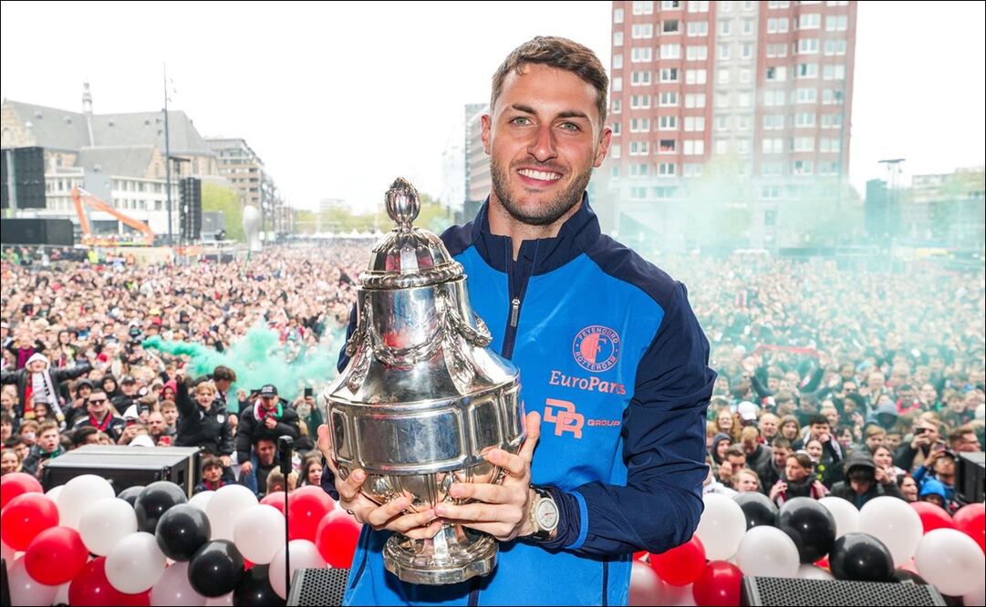 Santiago Giménez reconoció que tiene altibajos que no le dejan ser constante con Feyenoord / FOTO: @julioordz10