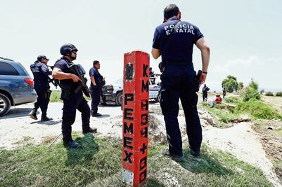 Cazan tomas clandestinas de combustible desde que sale el sol