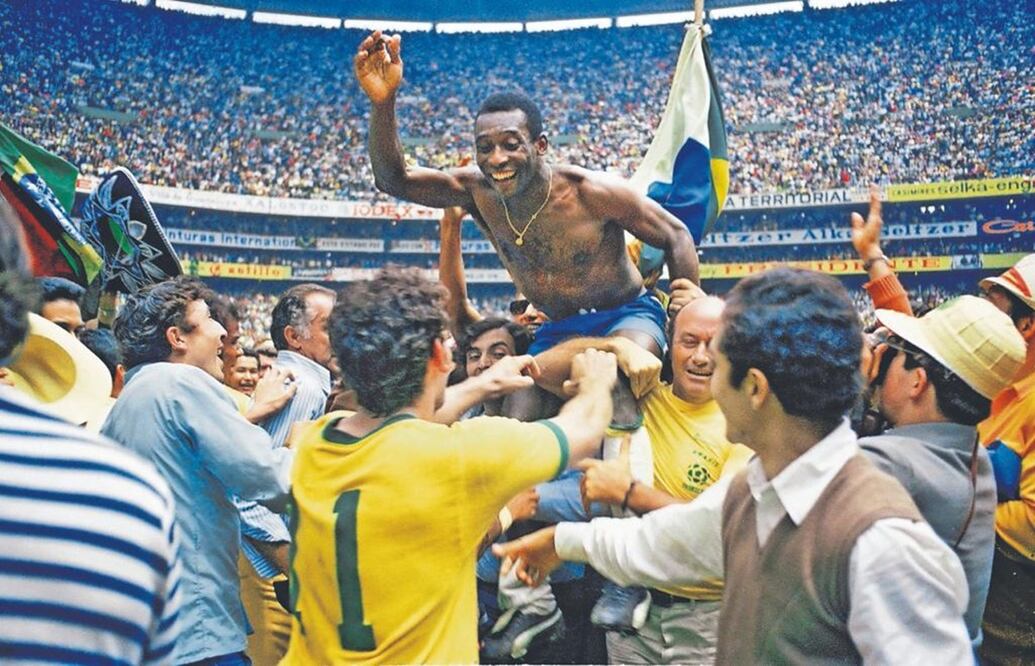 Pelé es el único jugador en ganar tres Copas del Mundo, y al mismo tiempo es el más joven en hacerlo. 
Fotos: AP/AFP/Archivo EL UNIVERSAL
