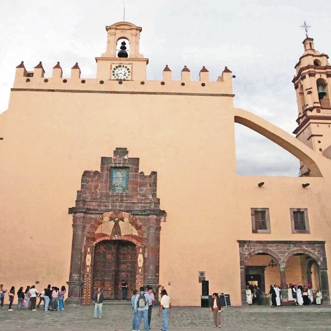 Rehabiltar iglesias. La Parroquia de San Bernardino de Siena fue una de las más afectadas por los sismos ocurridos en 2017. ARCHIVO EL UNIVERSAL