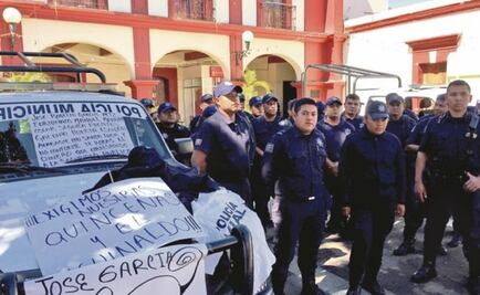 Oaxaca police on strike over lack of payment