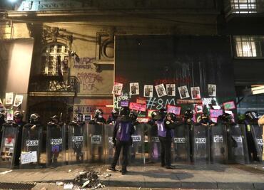 Derriban “muralla” que resguardaba casa de Andrés Roemer