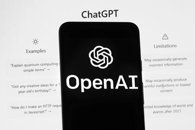 OpenAI es demandada por varios escritores en EU; acusan “robo sistemático a escala masiva”