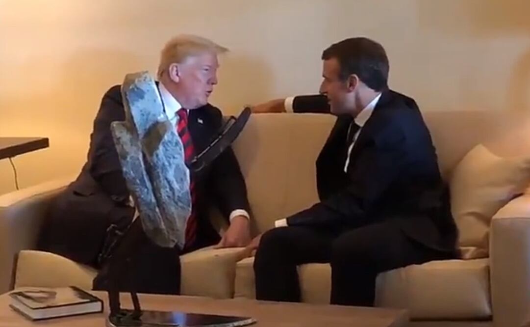 El mensaje está acompañado de un vídeo de diez segundos de duración, en el que se ve a Trump y Macron sentados en un sofá mientras conversan de forma amigable (Foto: @EmmanuelMacron)
