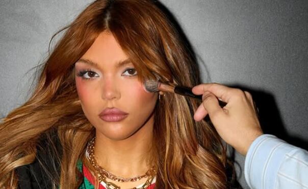 Bu Cuarón abrió el último concierto que Dua Lipa ofreció en México con su tour Radical Optimist. Foto: Instagram oficial.