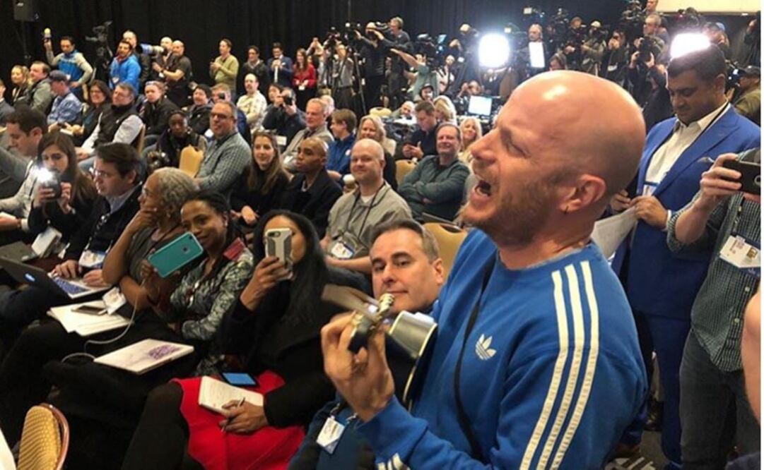 Facundo cantando en la conferencia de Tom Brady. FOTO: Instagram