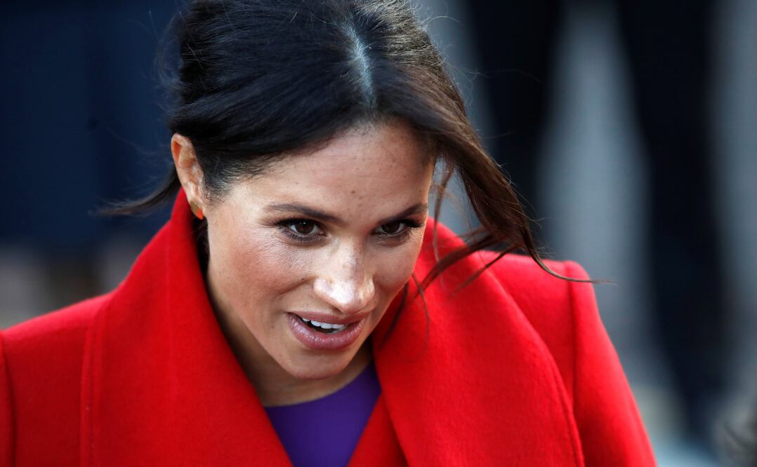 La duquesa de Sussex a la llegada de su evento en Birkenhead. Fotos: REUTERS.