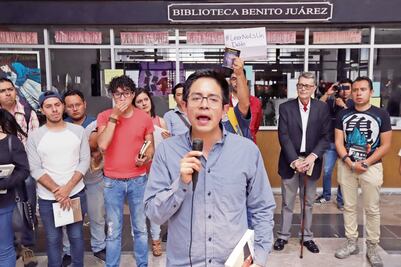 Realizan protesta pacífica en biblioteca de Metro Chabacano