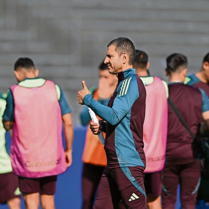 Ve un factor ganar-ganar si emigran. Foto: de selección mexicana