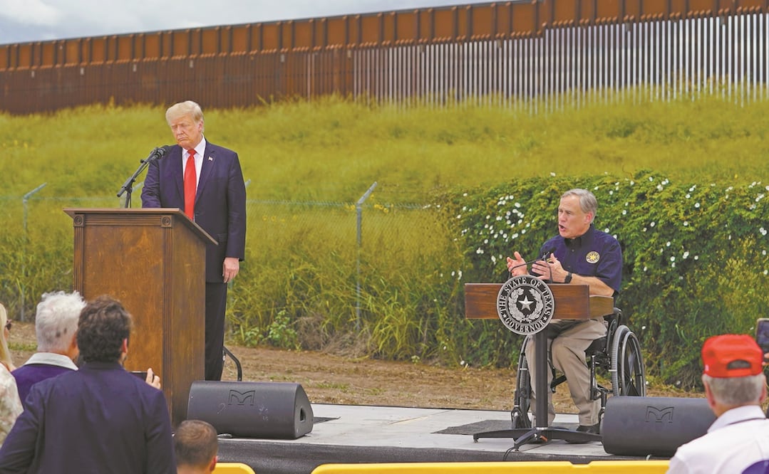 El expresidente Donald Trump y el gobernador de Texas, Greg Abbott, en la localidad de Pharr. Foto: ERIC GAY. AP