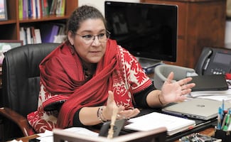 “Trabajamos el doble, con menos recursos”; entrevista con  Lenia Batres 