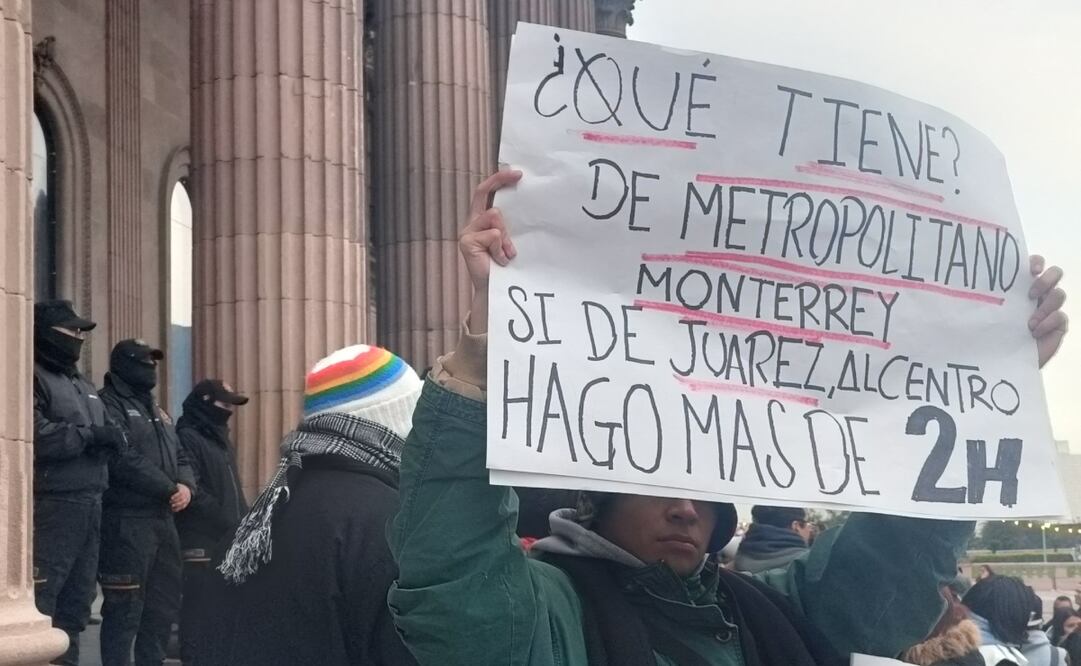 Ciudadanos protestan por el aumento en el costo del transporte en Monterrey; solicitan a Samuel García que detenga el “tarifazo” Foto Especial