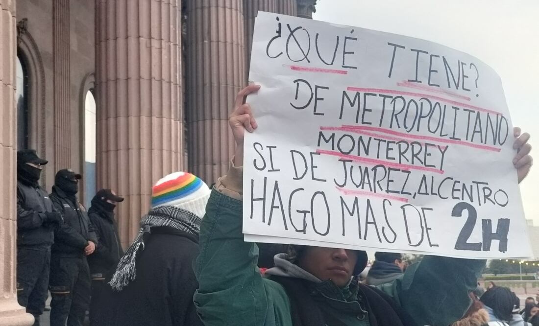 Ciudadanos protestan por el aumento en el costo del transporte en Monterrey; solicitan a Samuel García que detenga el “tarifazo” Foto Especial