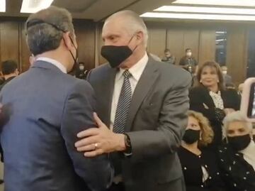 "Ahora sólo estoy a disposición de mi esposa", bromea Salvador Cienfuegos, exsecretario de Defensa